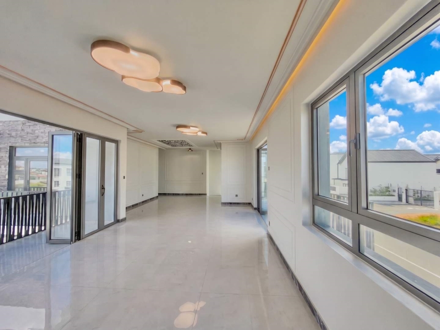 6 Bedroom Property for Sale in Sandown Western Cape